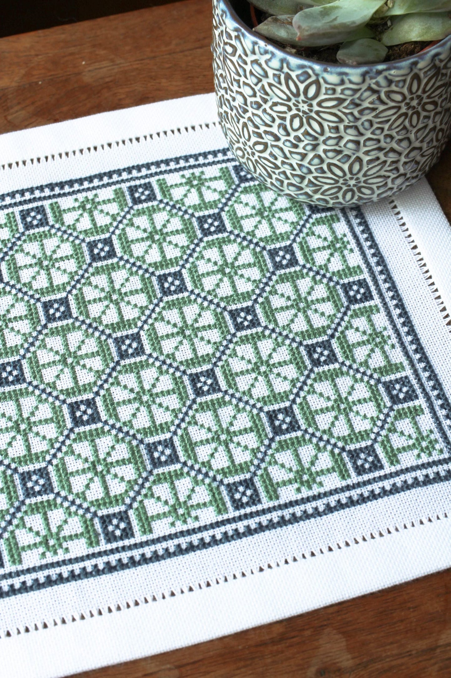 BitKit Chloris cross stitch folk embroidery kit