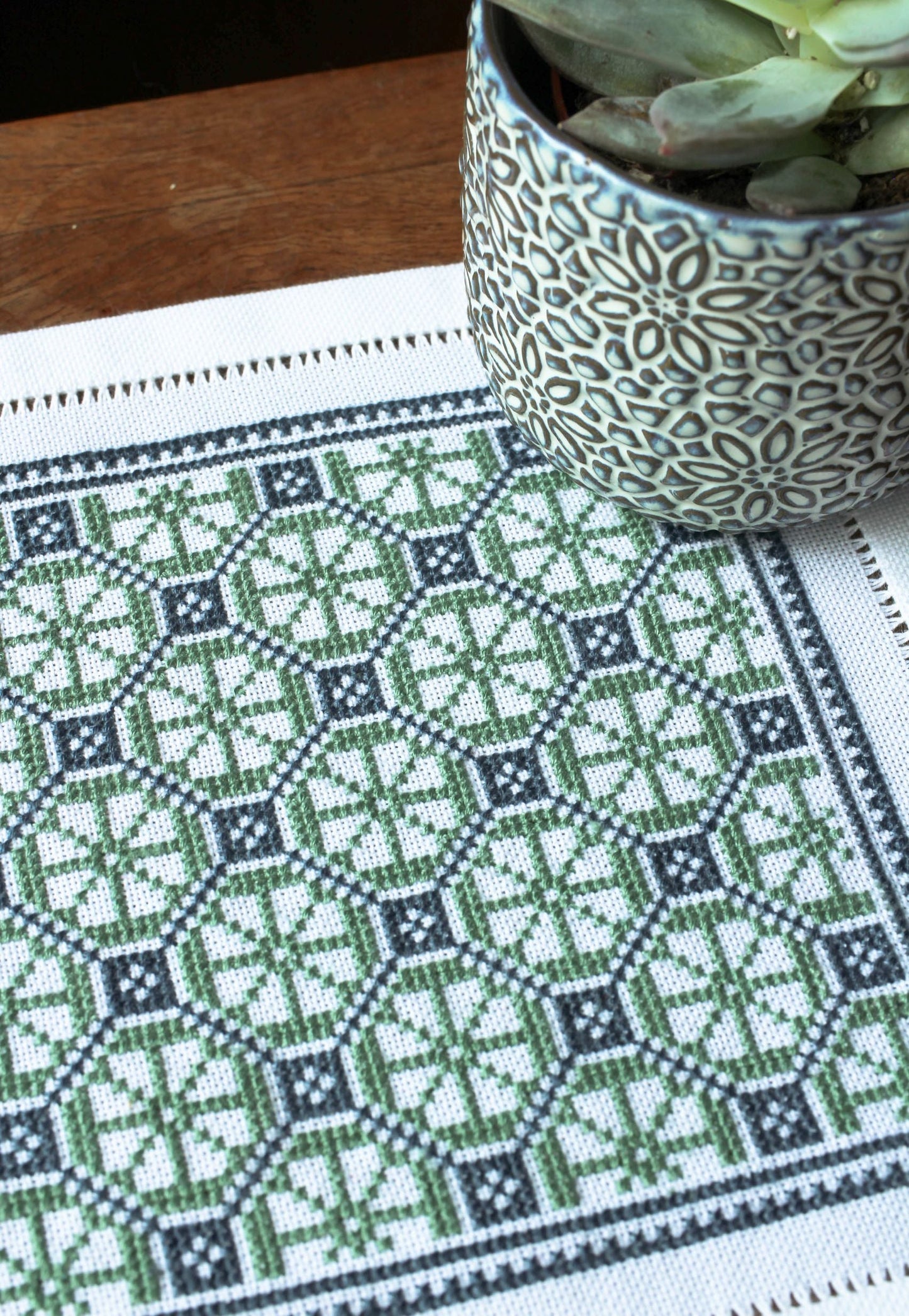 BitKit Chloris cross stitch folk embroidery kit