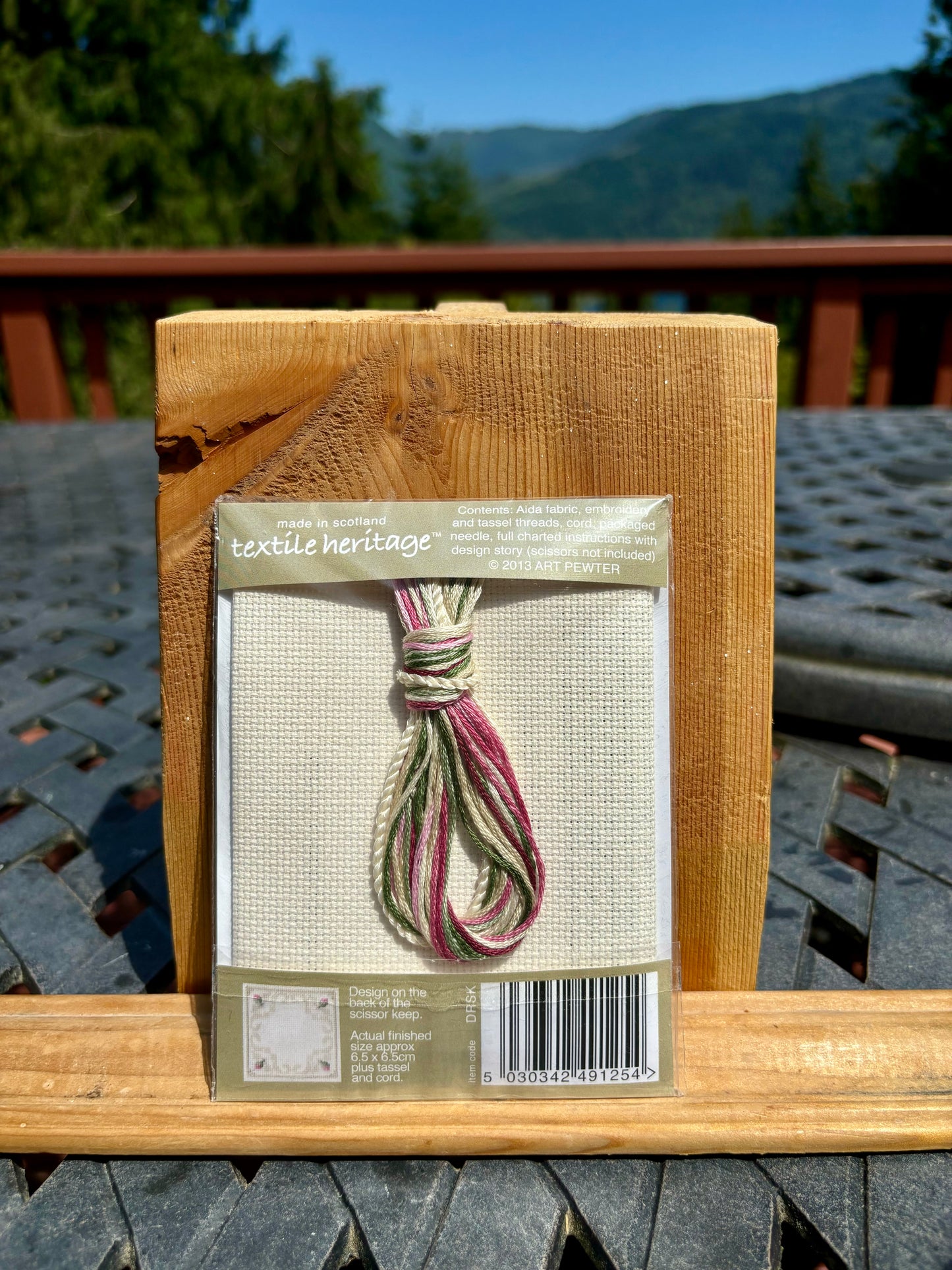 Textile Heritage Damask Rose Scissor Keep Cross Stitch Kit