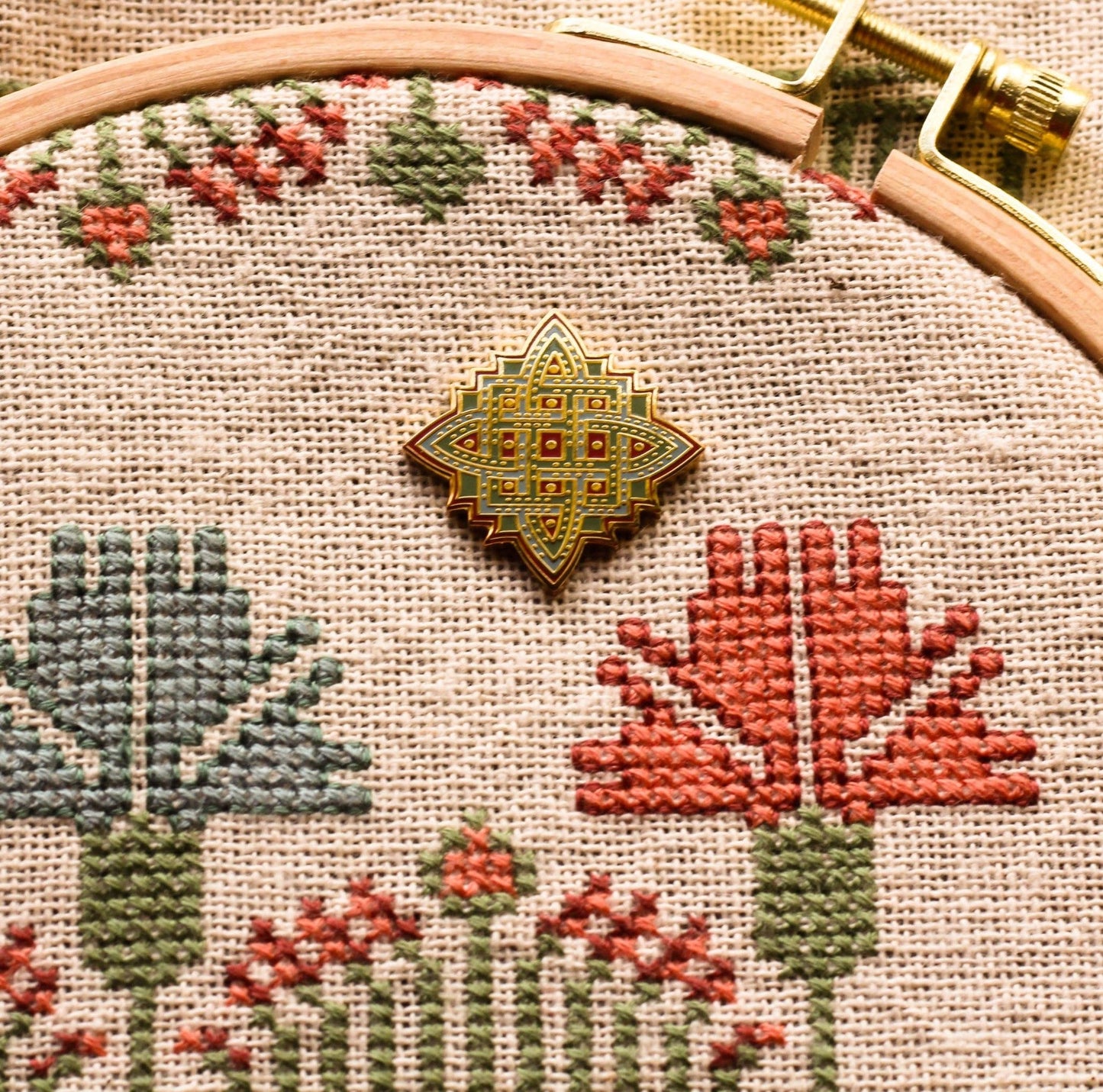 Needleminder--Knotwork