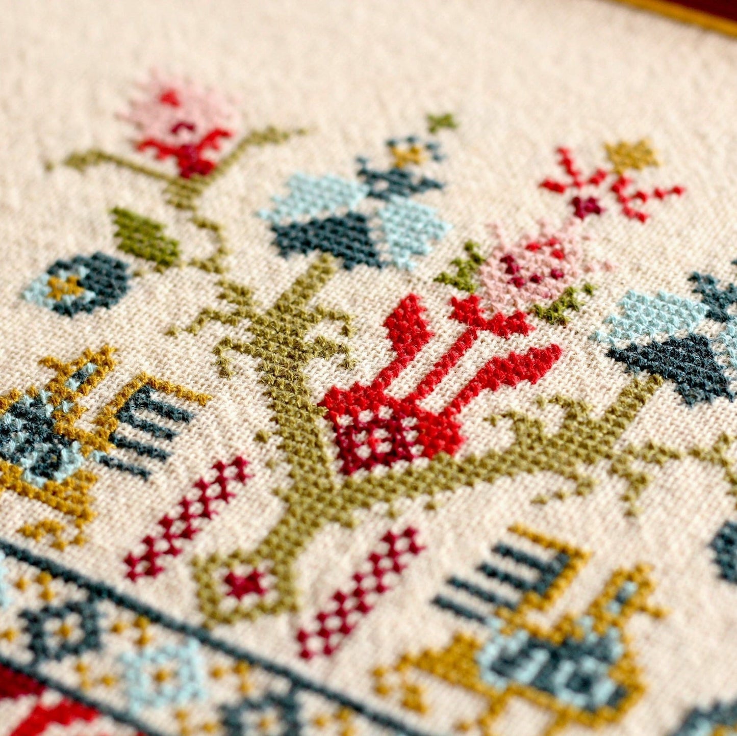 Pella Pouli cross stitch folk embroidery kit