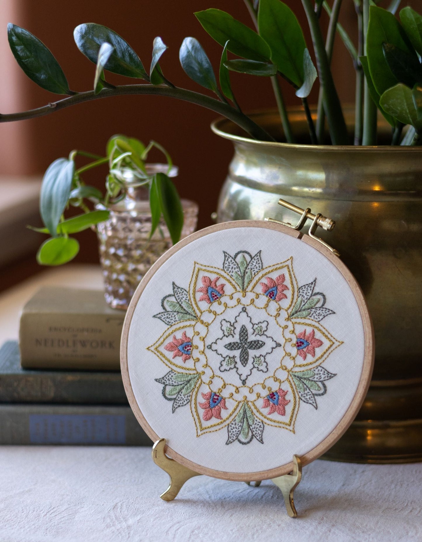 Thessaly Floral embroidery hoop kit