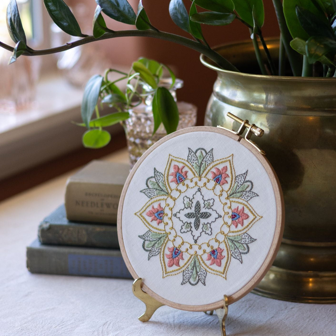 Thessaly Floral embroidery hoop kit