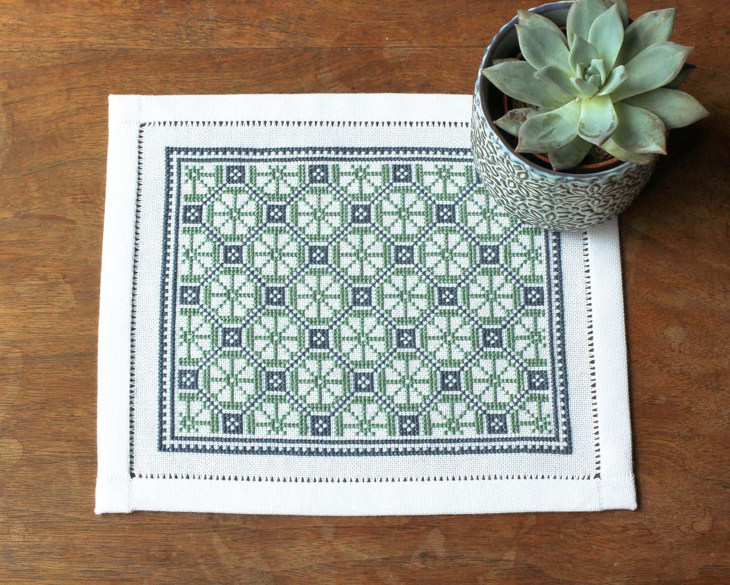BitKit Chloris cross stitch folk embroidery kit