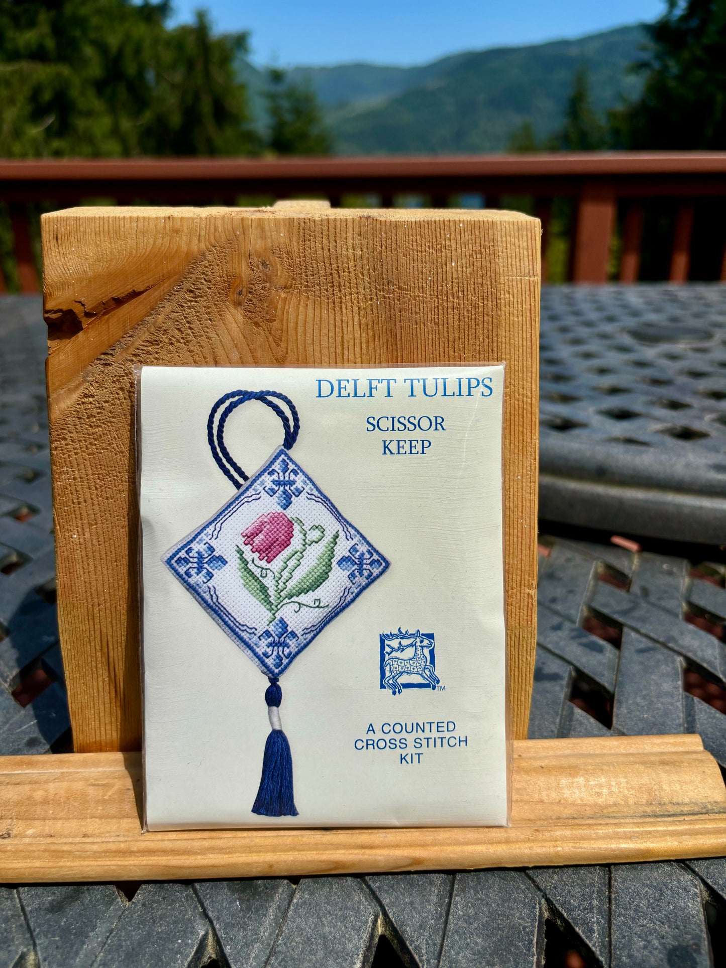 Textile Heritage Delft Tulip Scissor Keep Cross Stitch Kit